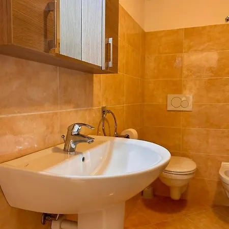 Tra Monti E Holiday home *